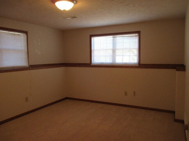Building Photo - Great Corner Lot