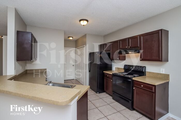 Building Photo - 1160 Schumann Dr