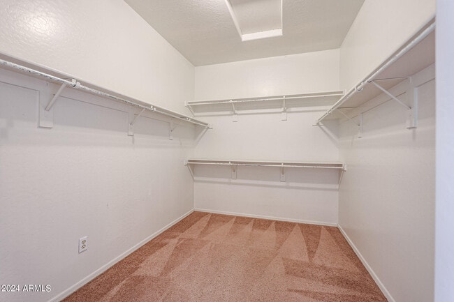 Building Photo - 11617 W La Reata Ave