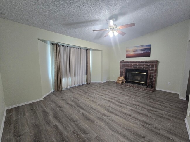 Building Photo - 930 Conejo Ave