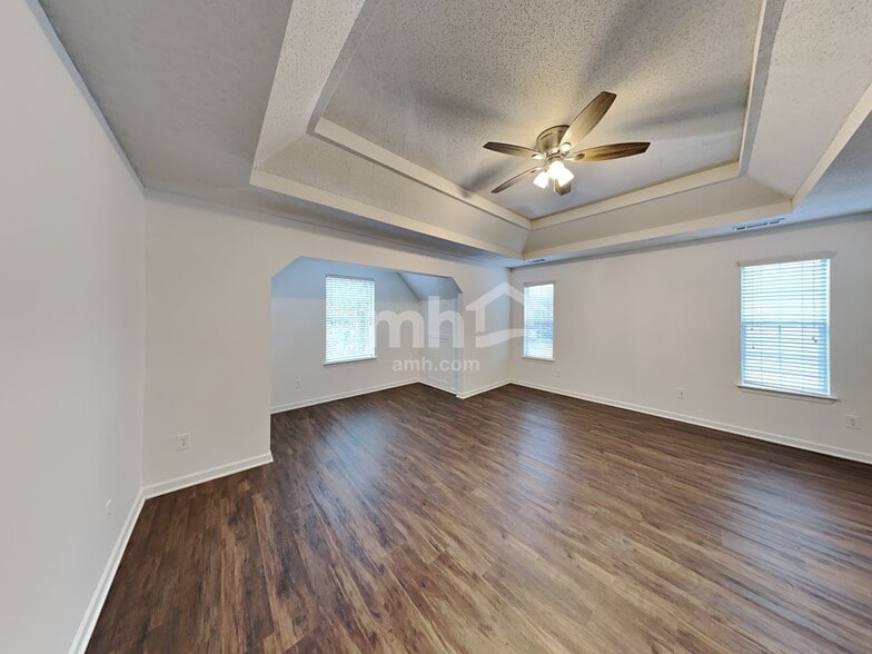 Building Photo - 1864 Tulip Petal Rd