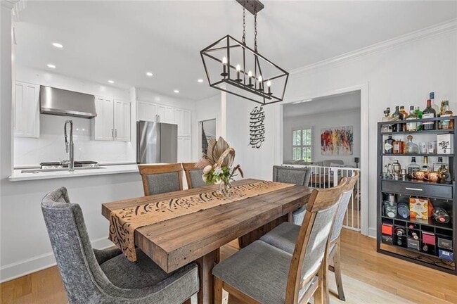 Building Photo - 346 Redland Rd NW