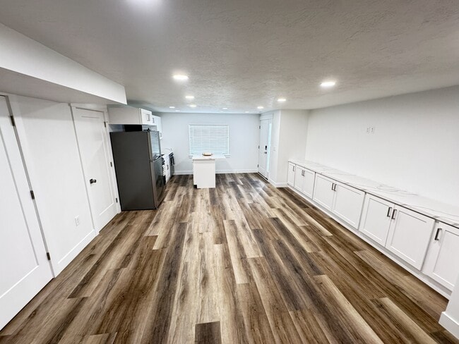 Building Photo - 4214 1470 N