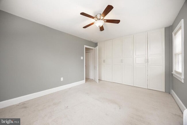 Building Photo - 547 Northbrook Rd