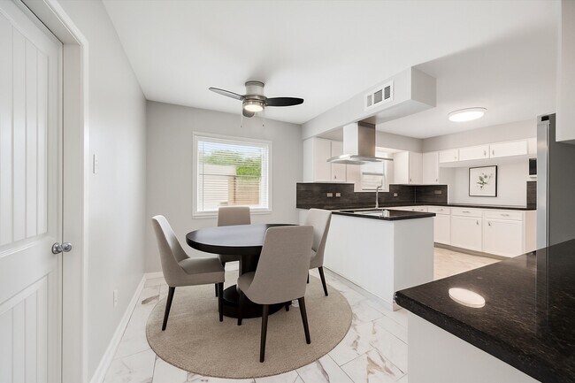 Building Photo - 7822 Braesview Ln