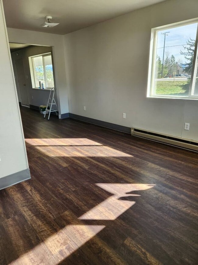 Building Photo - 6344 Eastside Hwy