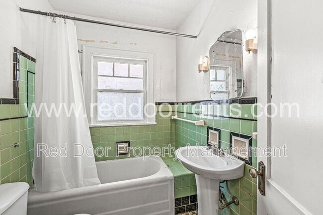 Building Photo - 5440 Carrollton Ave