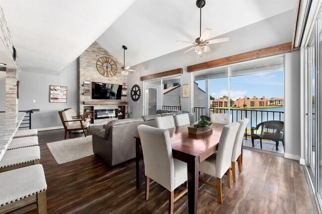 Building Photo - 12500 Melville Dr