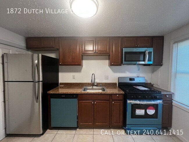 Building Photo - 1872 Dutch Village Dr