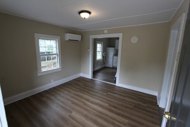 Building Photo - 247 Bynum Ave