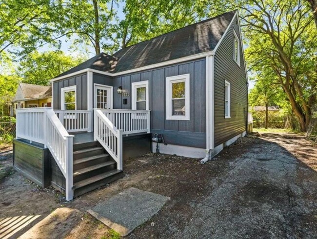 Building Photo - Cape Cod Style 4 Bedroom Home - Newly Remodeled with a Partially Finished Basement!