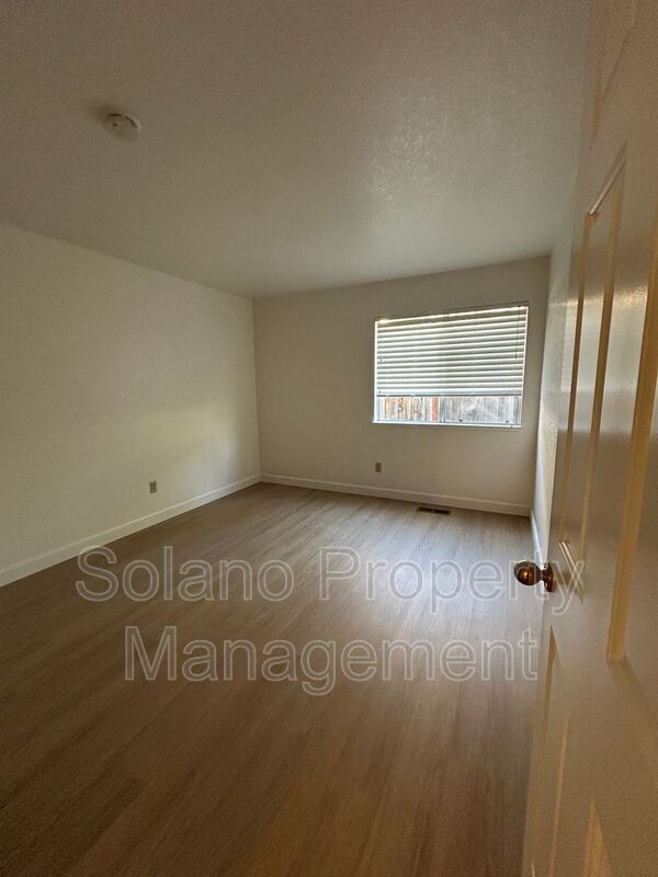 Building Photo - 1829 Nephi Dr