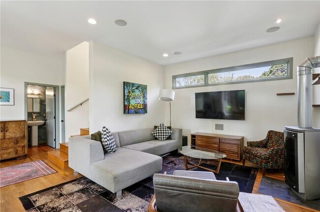 Building Photo - 213 Murray Hill Ave NE