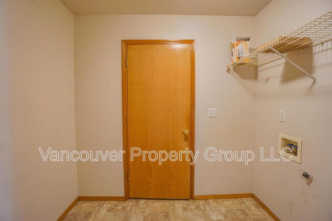 Building Photo - 6416 NE 163rd Ave