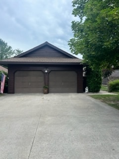 front/garage - 2130 Hammond Pl E