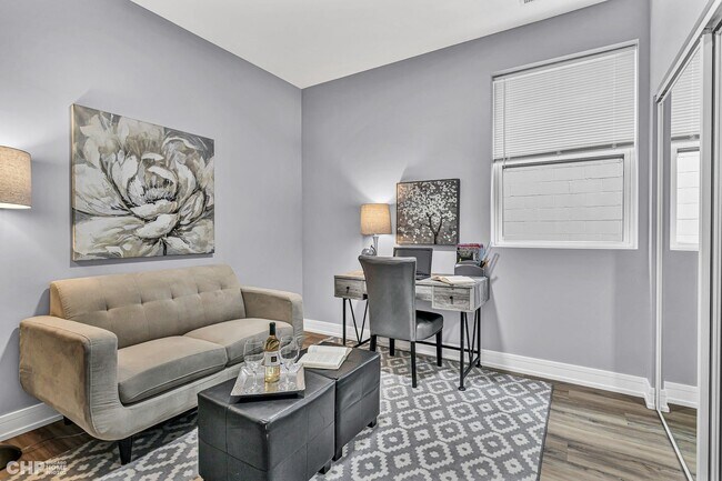 Building Photo - 3920 S Calumet Ave