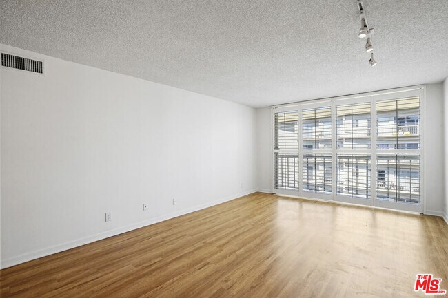 Building Photo - 10751 Wilshire Blvd