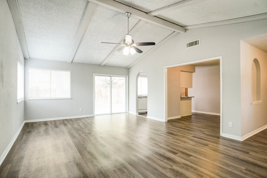 Building Photo - 1741 Crystal Way