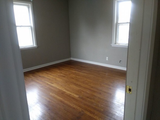 Building Photo - 220 Brooklyn 2