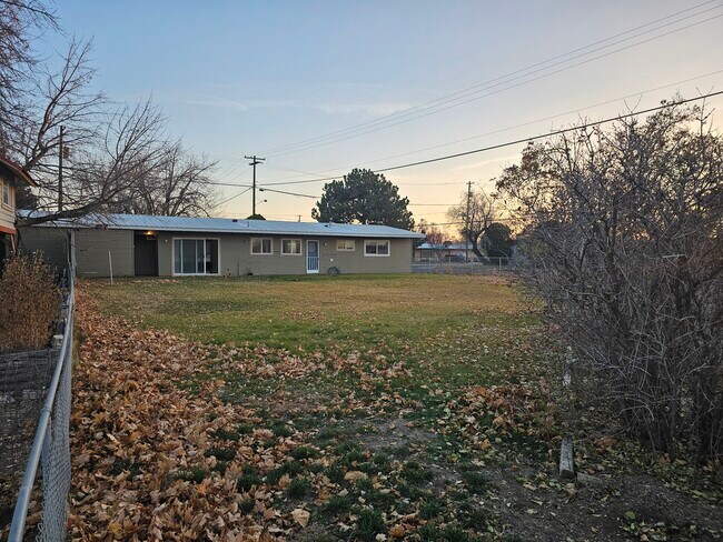 Building Photo - 9001 Bong Loop