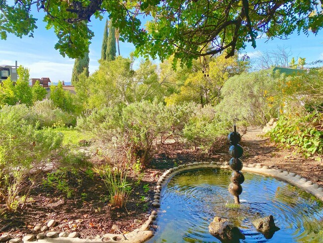 Building Photo - Hillside Los Feliz Cottage w/ Yard, Parking *ALL UTILITIES INCLUDED*