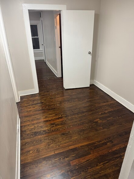 Building Photo - 32 Phelps St