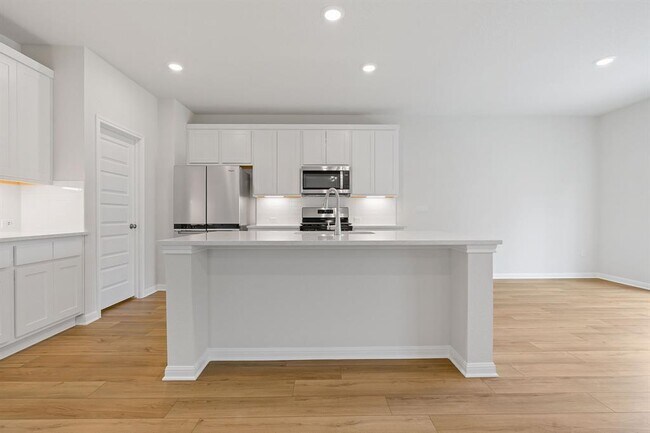 Building Photo - 7916 Andravida Dr