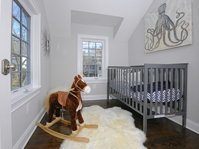 Building Photo - 200 Davis Ave