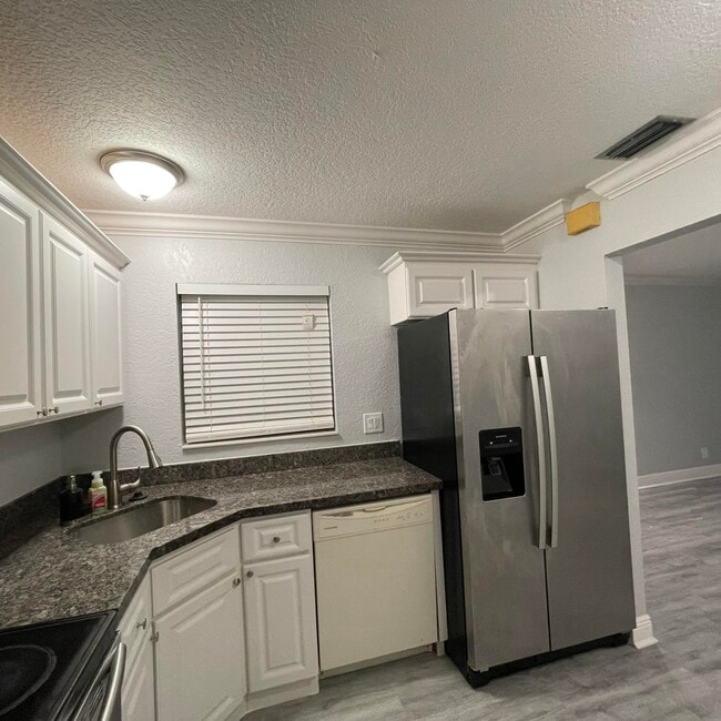 Building Photo - 3427 NW 47th Ave