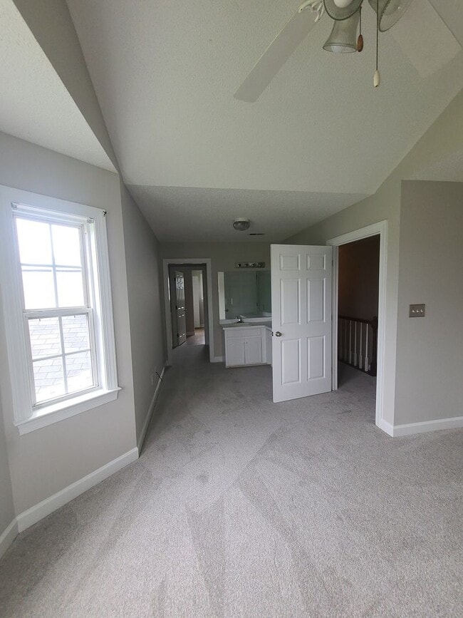 Building Photo - 110 Cambridge Dr