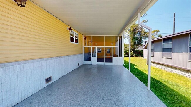 Building Photo - 10728 Poplar St NE