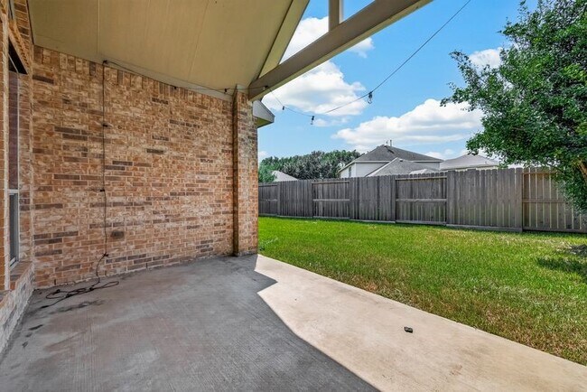 Building Photo - 26414 Forest Pine Ln