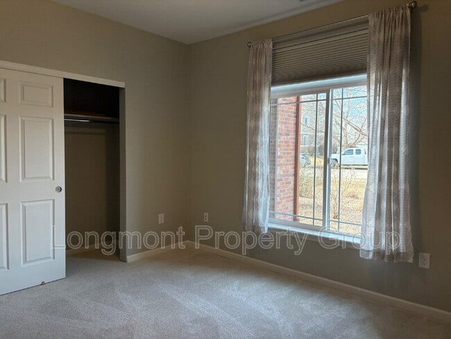 Building Photo - 804 Summer Hawk Dr