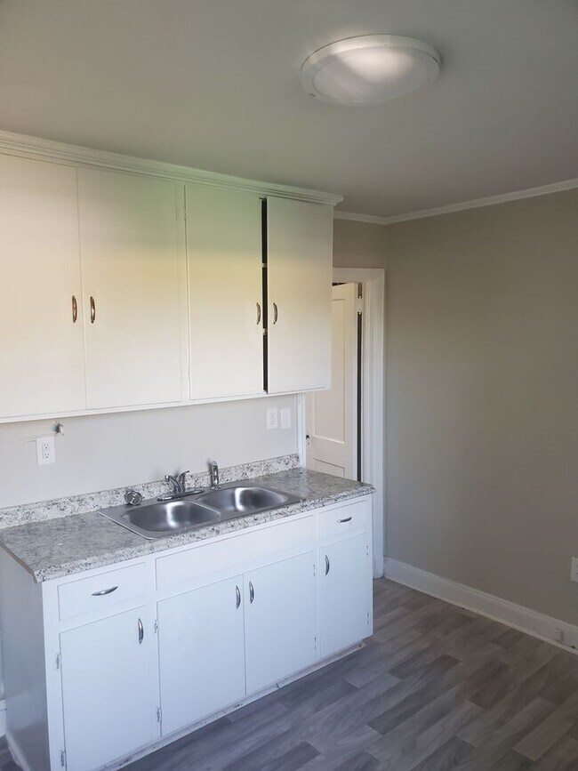 Building Photo - Newly remodeled home in Anderson SC