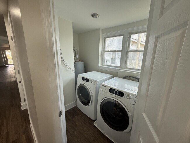 Building Photo - 1709 Cass St