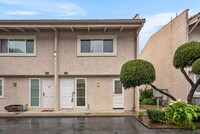 Building Photo - Spacious 2 bedroom