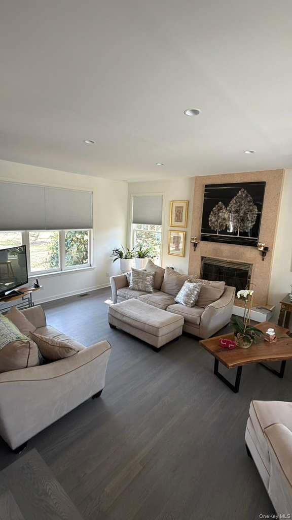 Building Photo - 582 Hayground Rd