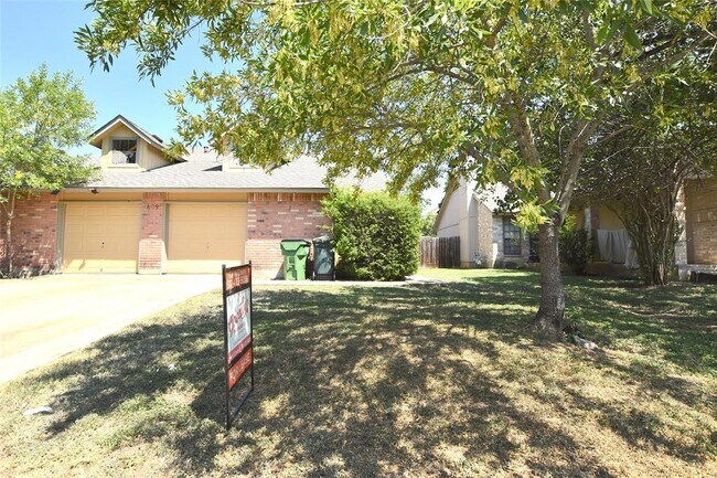 Primary Photo - 609 Rollingway Dr