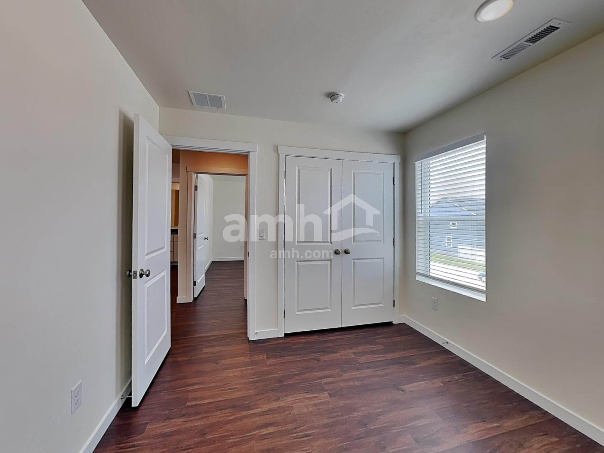 Building Photo - 1528 N Garnet Creek Ave