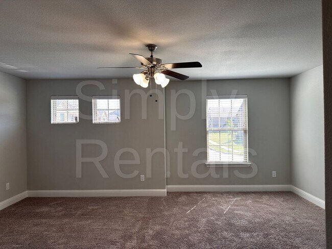 Building Photo - 6801 Jade Dr