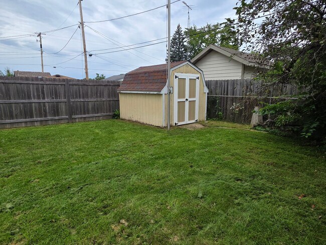 Building Photo - 7815 42nd Ave