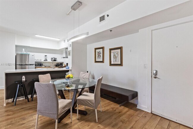 Building Photo - 19999 E Country Club Dr