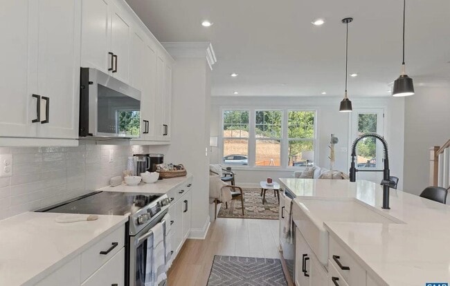 Building Photo - 805 Park Ridge Dr