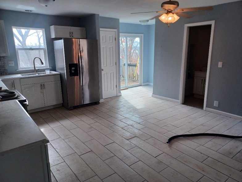 Building Photo - 70 Maple St