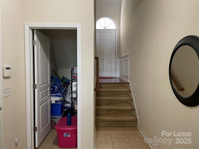 Building Photo - 835 Skybrook Falls Dr