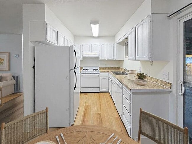 Building Photo - Davidson Triplex