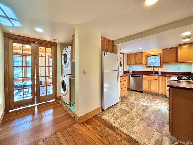 Building Photo - 60 Livingston St