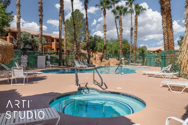 Building Photo - Furnished 3 Bedroom, 2 Bathroom Condo at T...