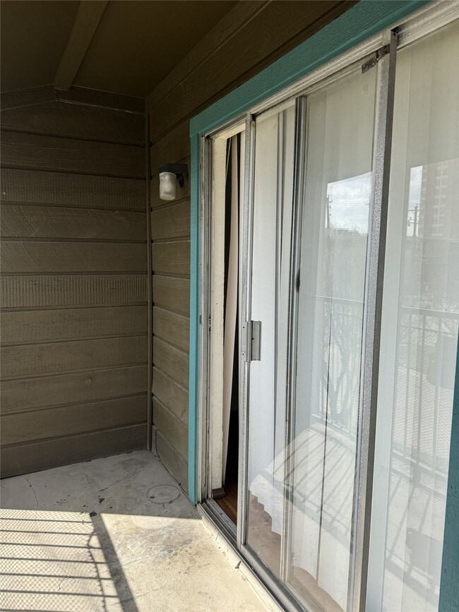 Building Photo - 6161 Reims Rd