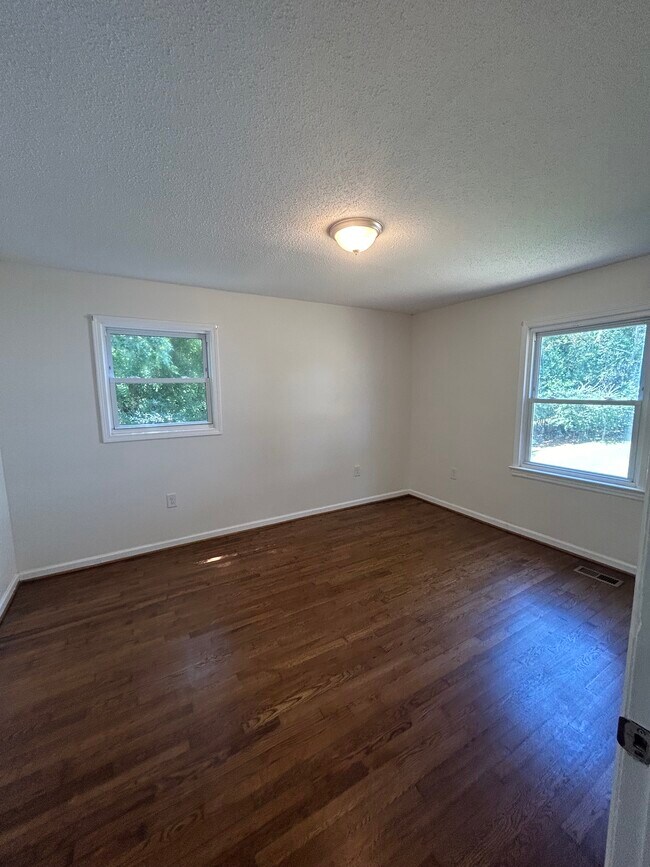 Building Photo - Belcrest